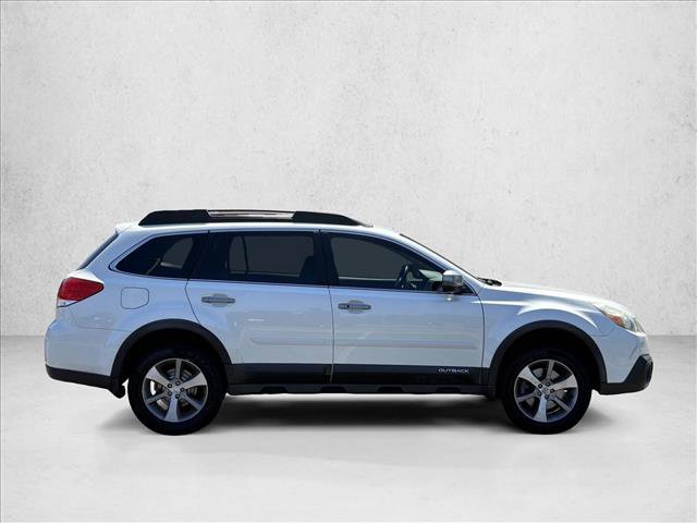 Used 2014 Subaru Outback 3.6R Limited AWD/4WD image 4