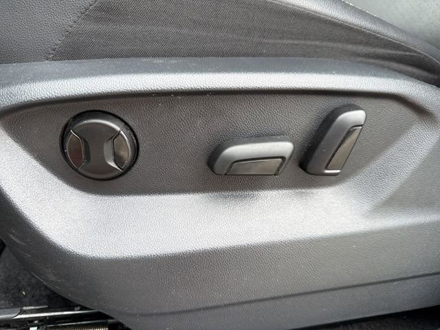 Used 2021 Volkswagen Tiguan SE image 14