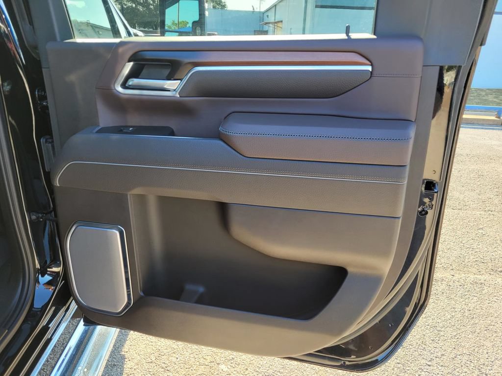 Used 2026 GMC Sierra 2500 Denali w/ Denali Reserve Package AWD/4WD image 10
