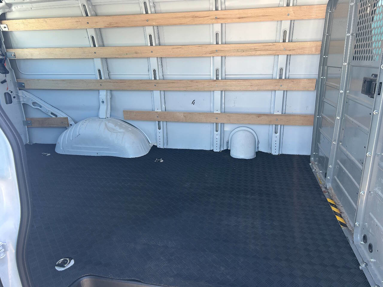 Used 2023 Chevrolet Express 2500 w/ Driver Convenience Package image 14