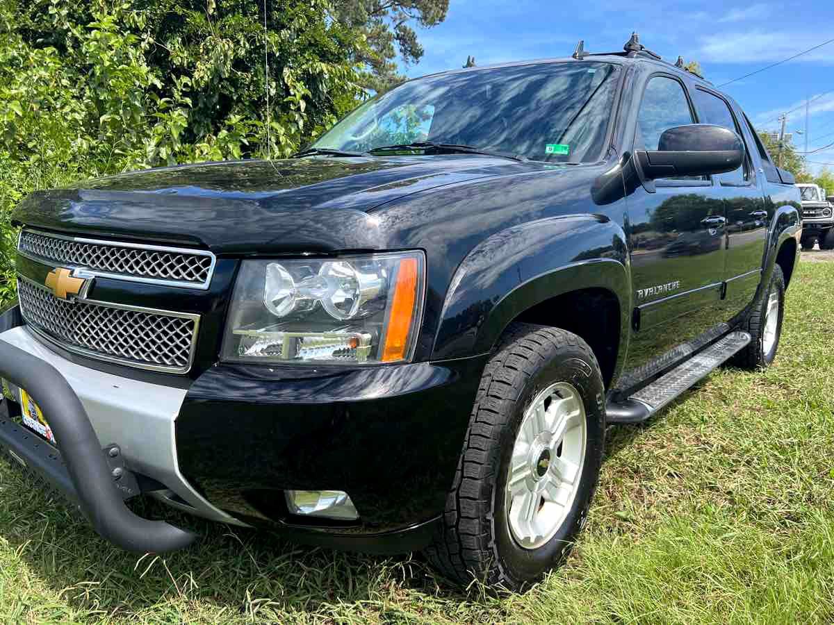 Used 2012 Chevrolet Avalanche LT w/ Suspension Package, Off-Road image 1