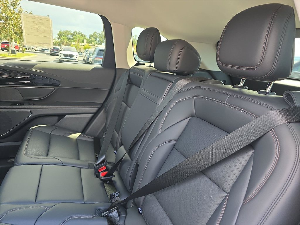 New 2026 Lincoln Nautilus Premier AWD/4WD image 10