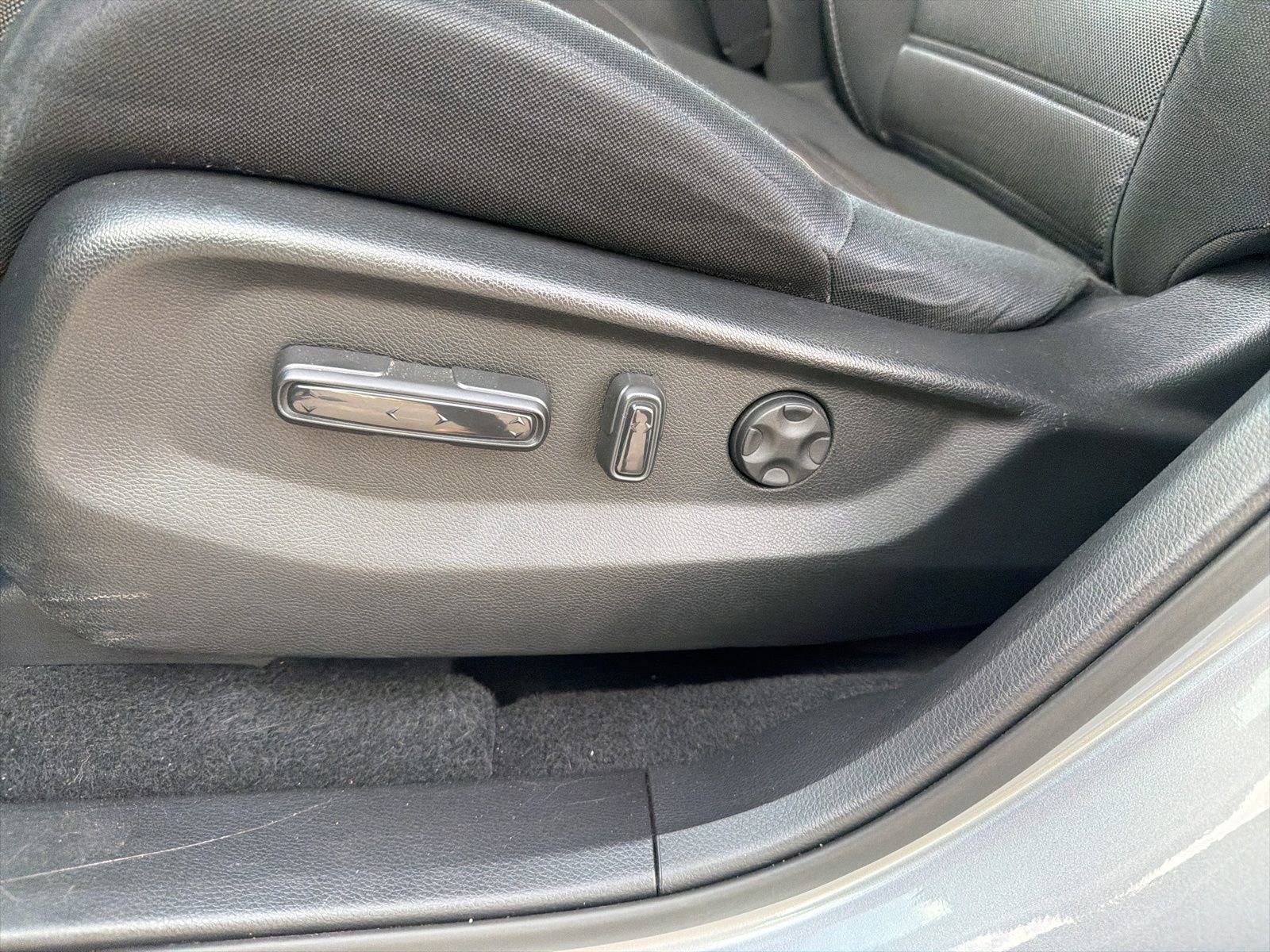 Used 2019 Honda CR-V EX image 12