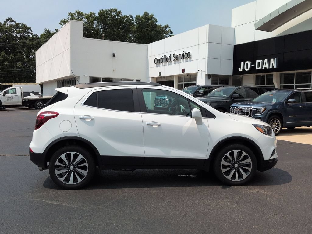 Used 2021 Buick Encore Preferred AWD/4WD image 4