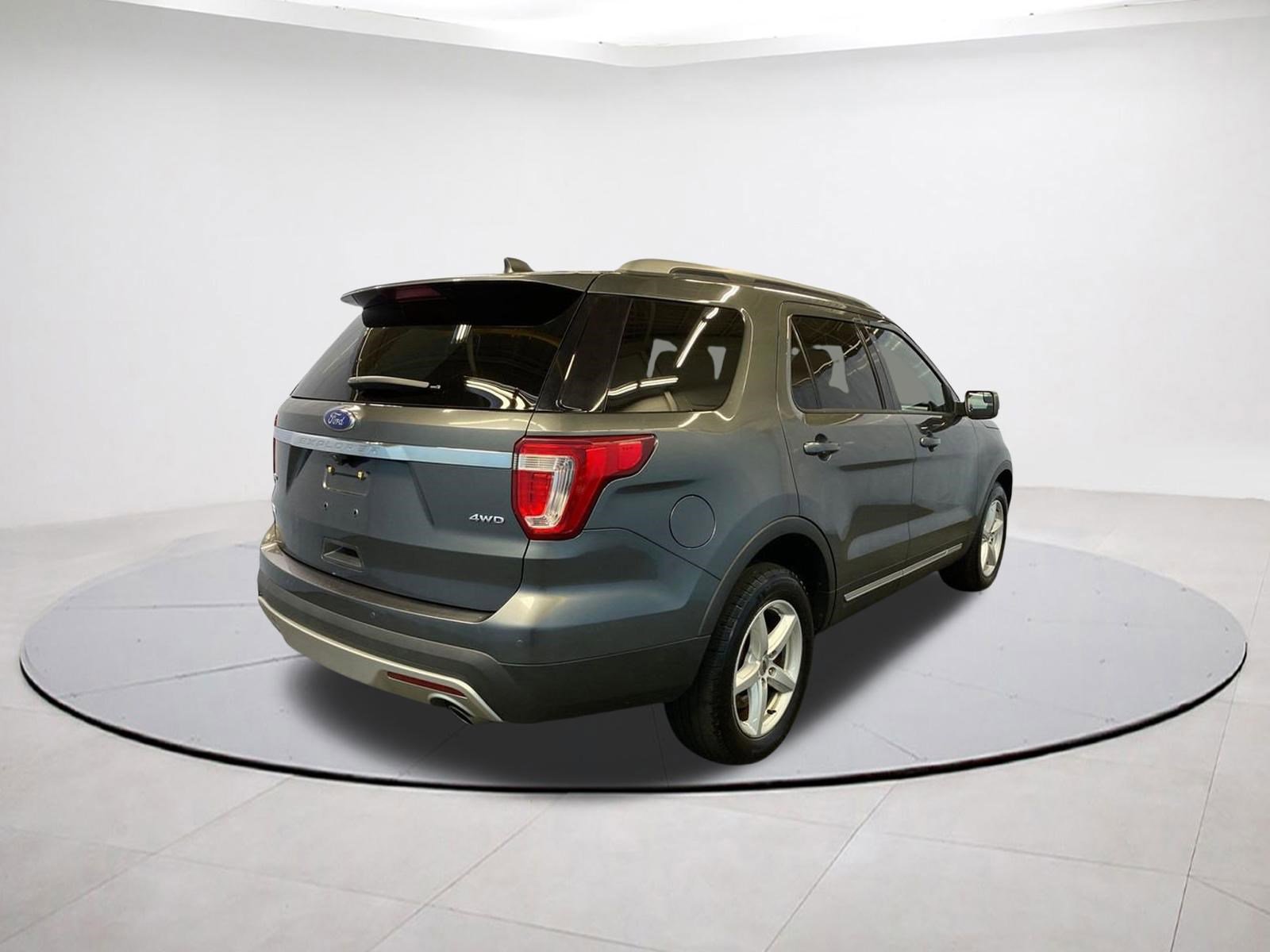 Used 2016 Ford Explorer XLT AWD/4WD image 6