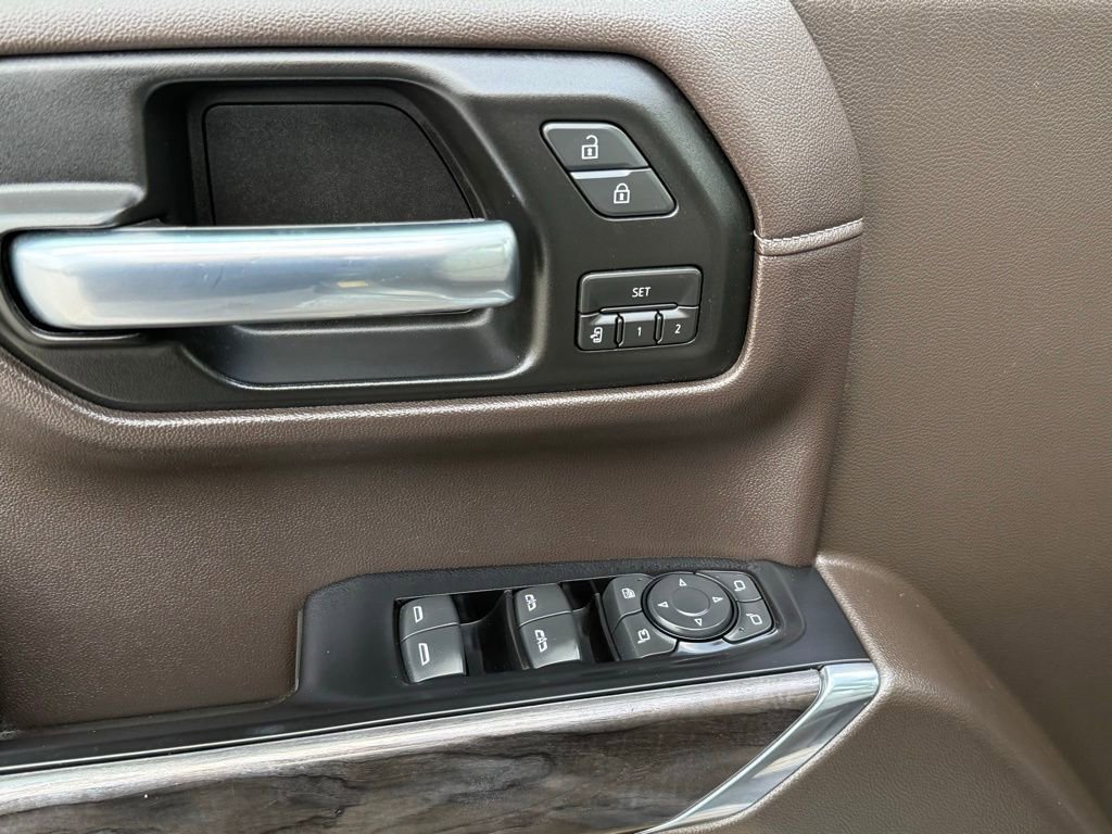 Used 2019 Chevrolet Silverado 1500 LTZ w/ LTZ Premium Package AWD/4WD image 16