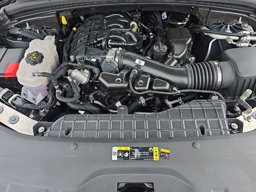 Used 2025 Jeep Grand Cherokee 4WD image 10