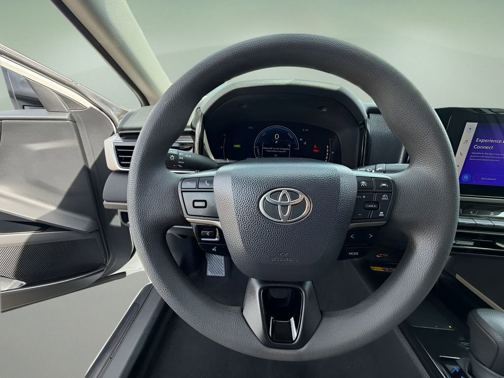 Used 2025 Toyota Camry LE FWD image 15