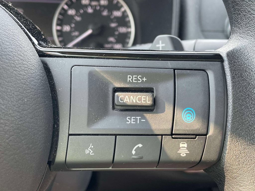 Used 2023 Nissan Rogue SV AWD/4WD image 30