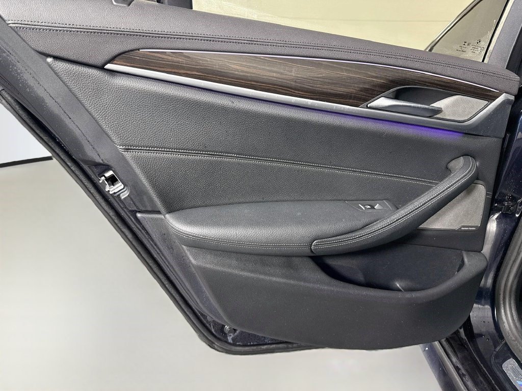 Used 2020 BMW M550i xDrive AWD/4WD image 25