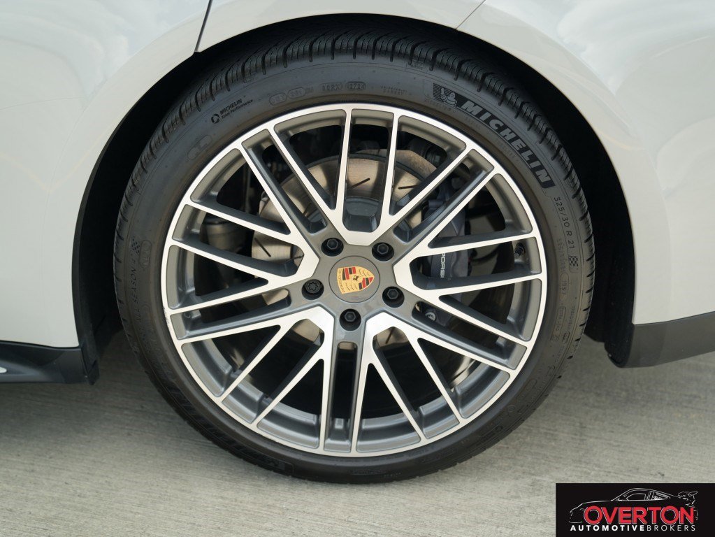 Used 2025 Porsche Panamera 4 image 37
