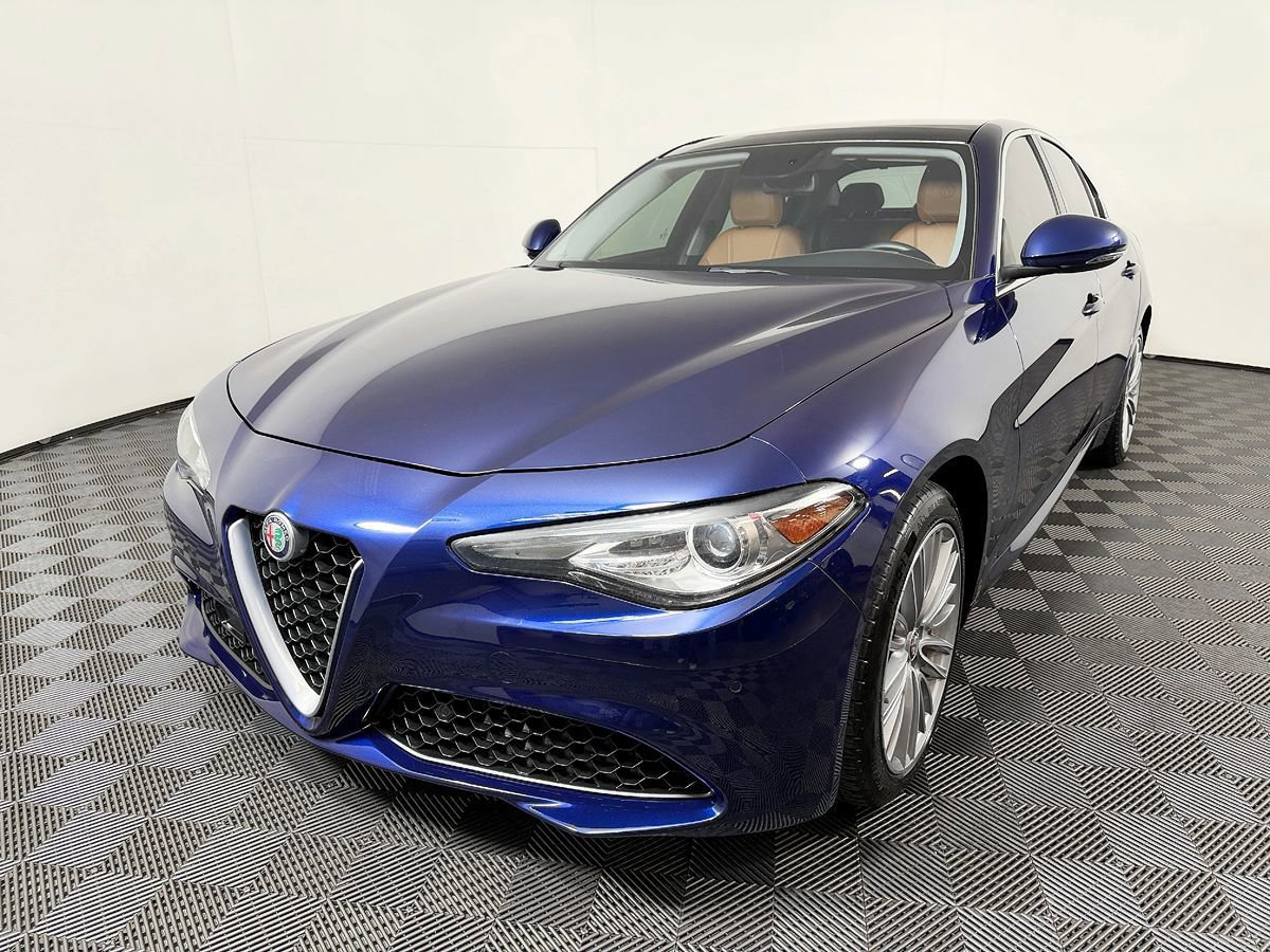 Used 2017 Alfa Romeo Giulia Ti w/ TI Lusso Package AWD/4WD image 2