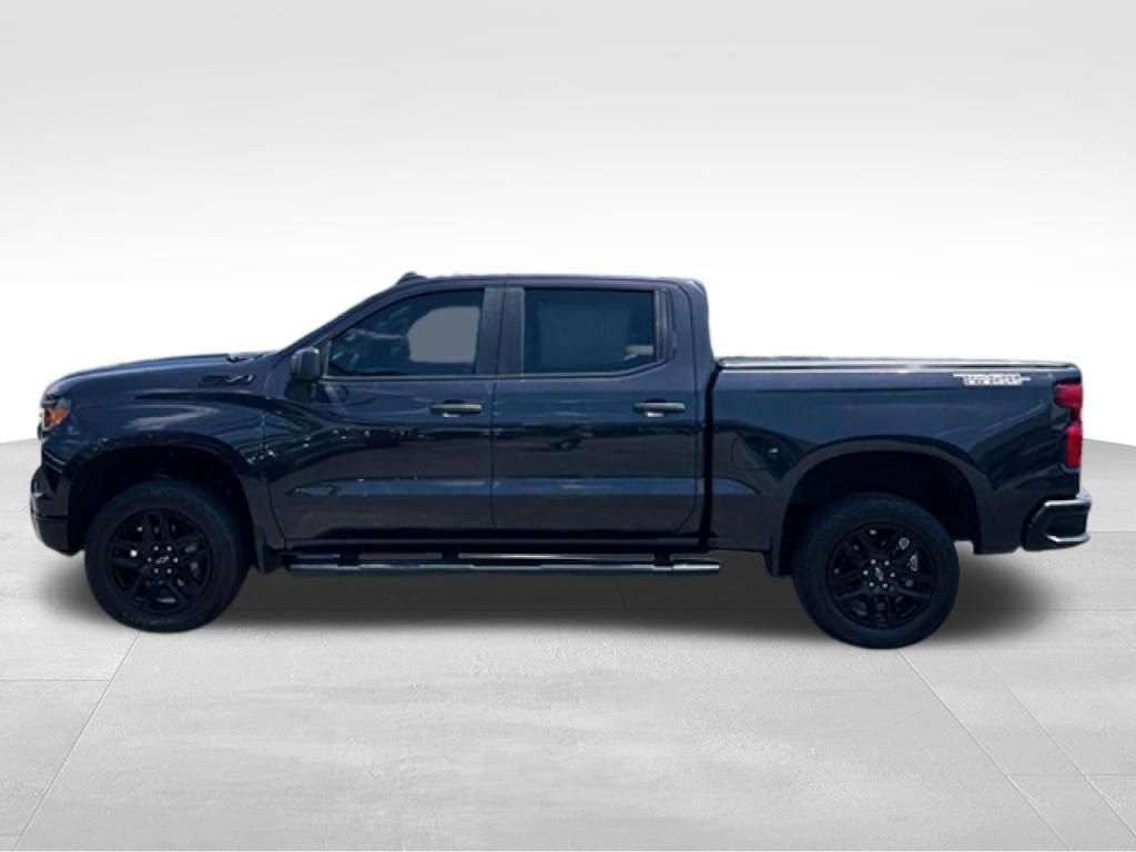 Used 2024 Chevrolet Silverado 1500 Custom Trail Boss w/ Turbomax Blackout Package AWD/4WD image 2
