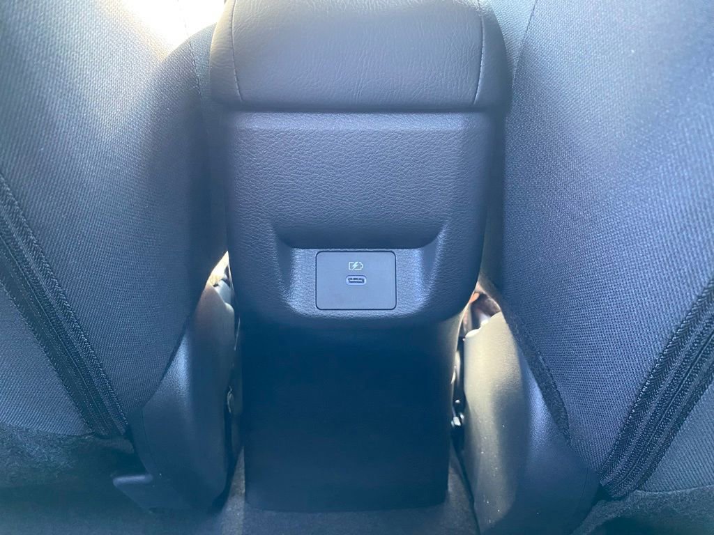 New 2025 Nissan Versa SR w/ Trunk Package image 17