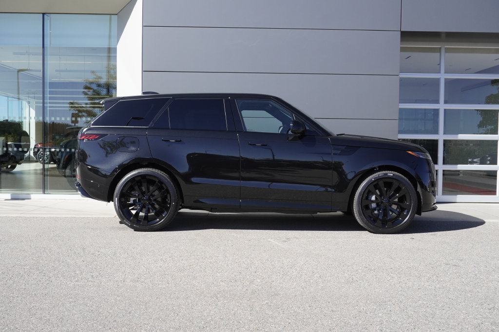 New 2026 Land Rover Range Rover Sport Dynamic SE AWD/4WD image 7