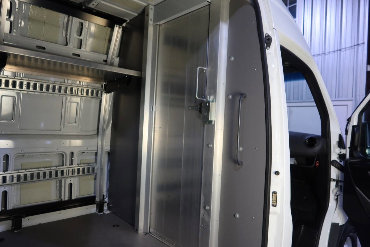 Used 2020 Mercedes-Benz Sprinter 2500 w/ Driver Convenience Package image 15