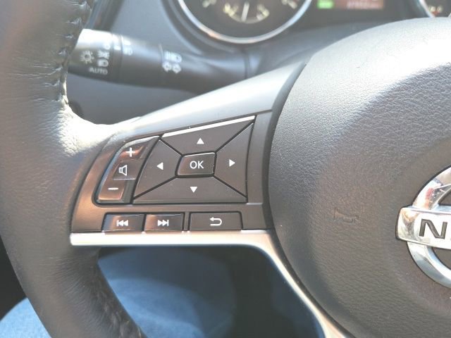 Used 2018 Nissan Rogue SL image 32