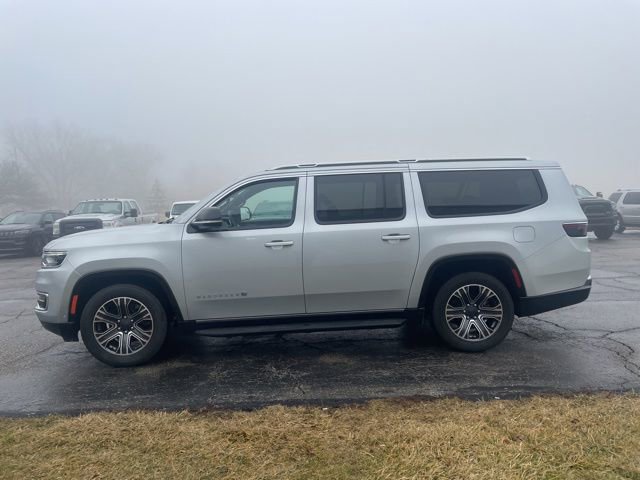Used 2023 Jeep Wagoneer L Series II image 11