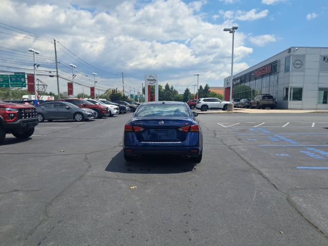 Certified 2023 Nissan Altima 2.5 SR FWD image 9