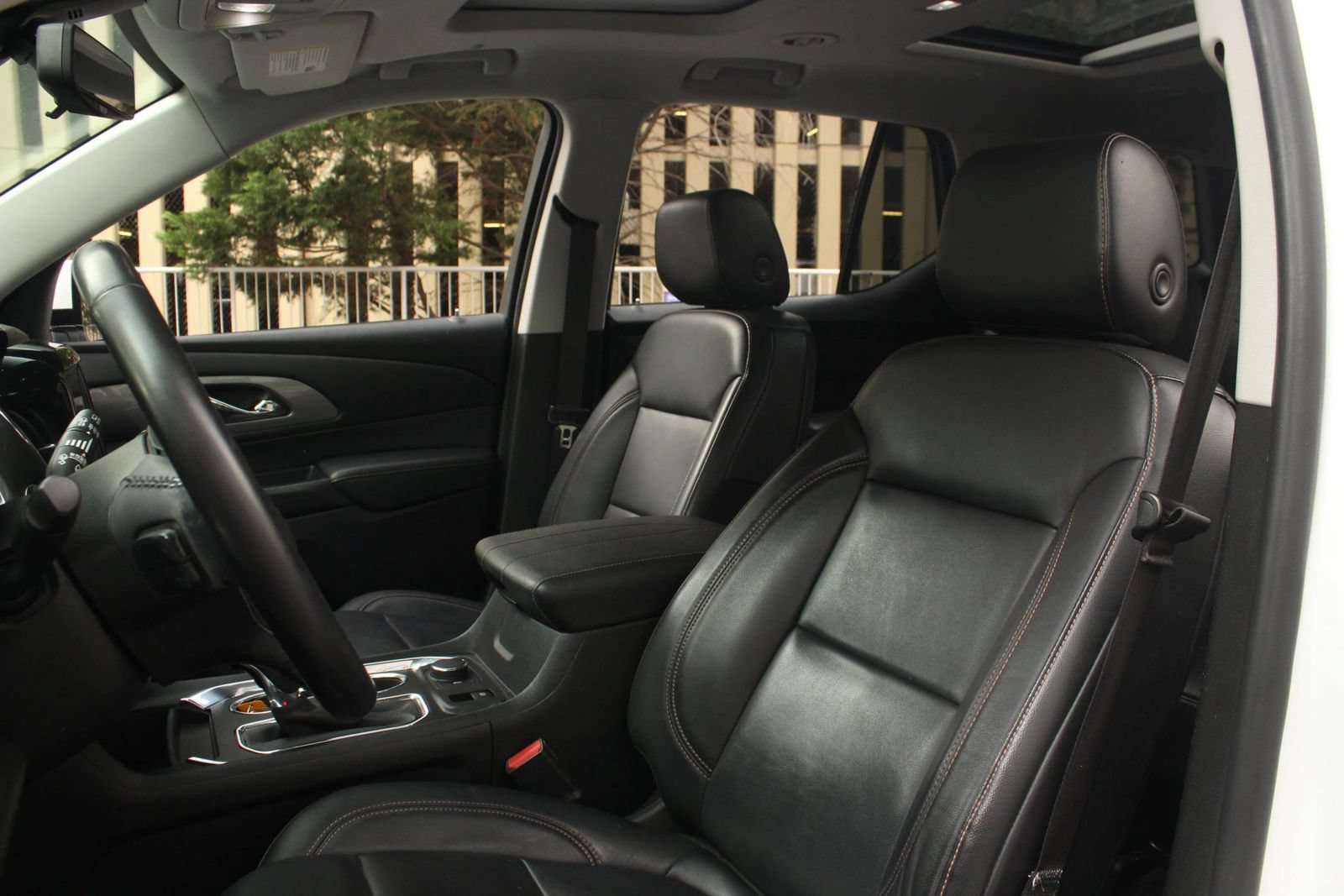 Used 2019 Chevrolet Traverse LT w/ LT Premium Package AWD/4WD image 16