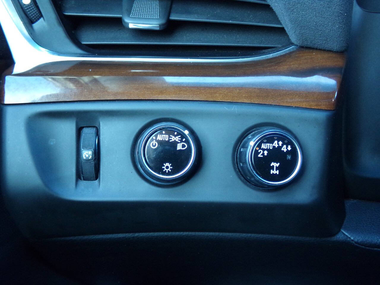 Used 2019 Cadillac Escalade ESV Luxury image 35