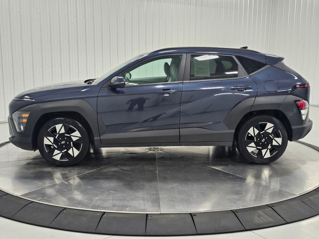 Used 2024 Hyundai Kona SEL FWD image 2