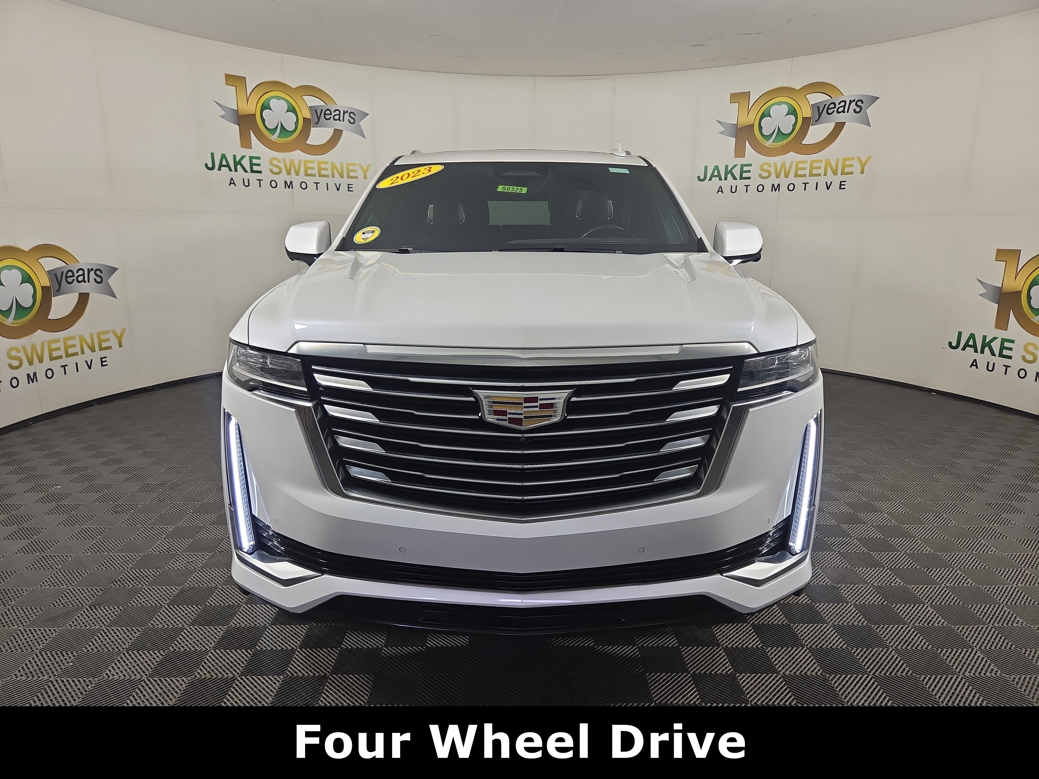 Used 2023 Cadillac Escalade Premium Luxury Platinum AWD/4WD image 2