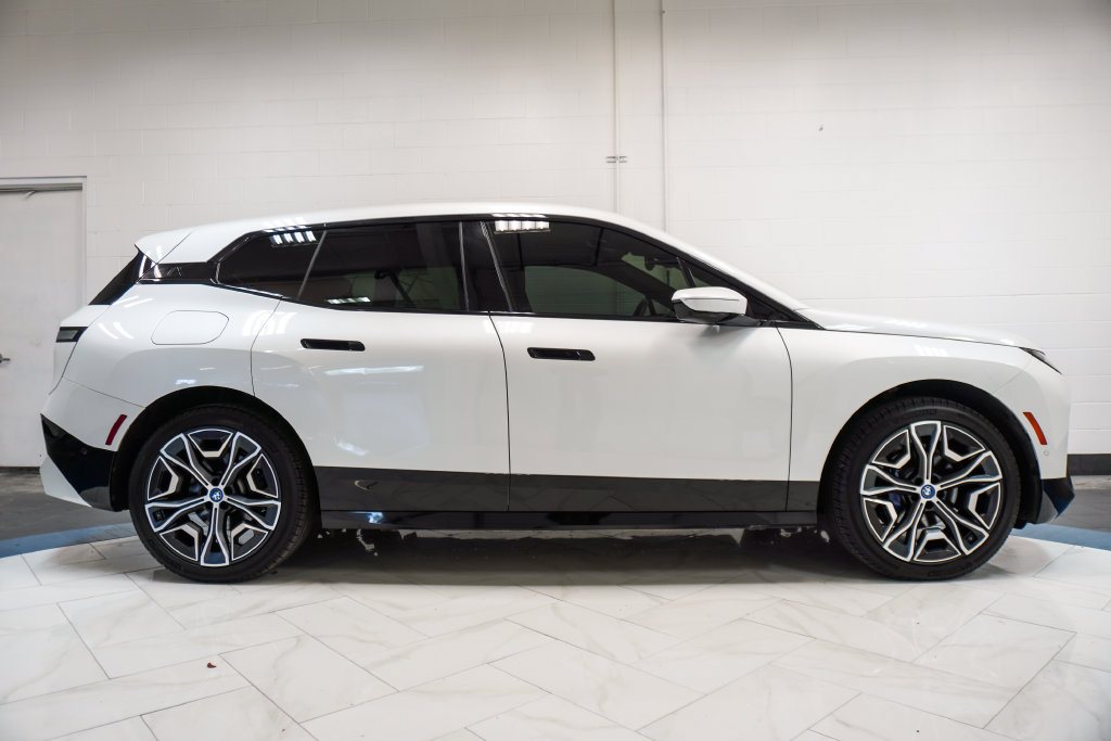 Used 2024 BMW iX xDrive50 w/ Sport Package AWD/4WD image 29