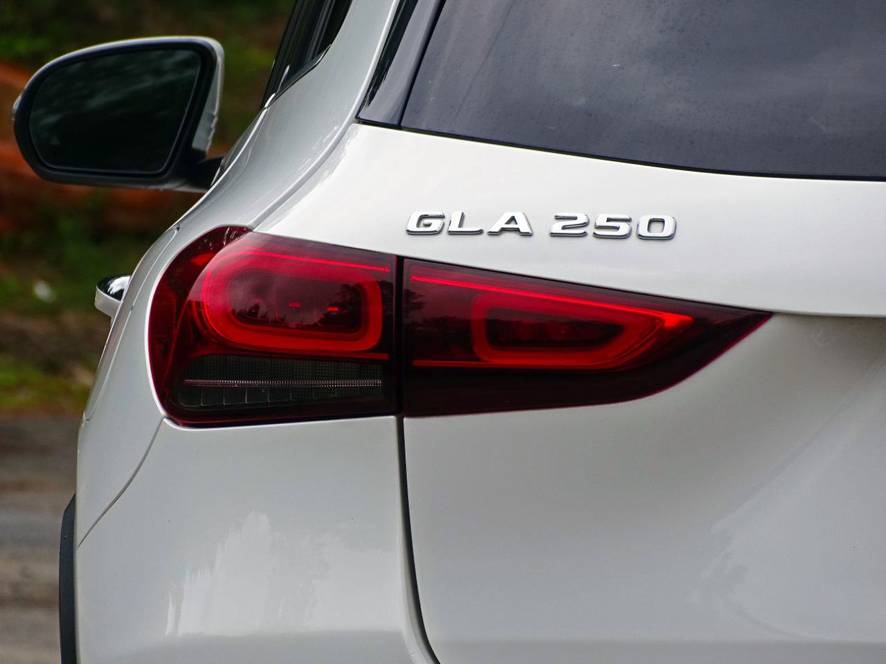 Used 2023 Mercedes-Benz GLA 250 4MATIC w/ Premium Package image 11