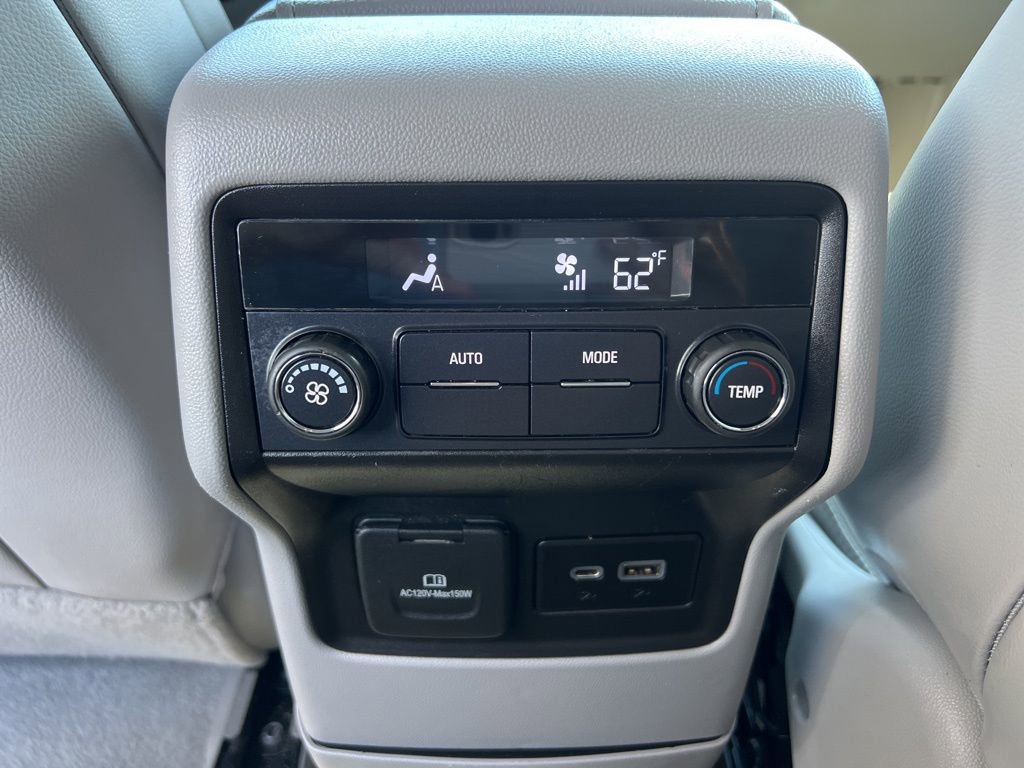 Used 2023 GMC Acadia SLT image 19