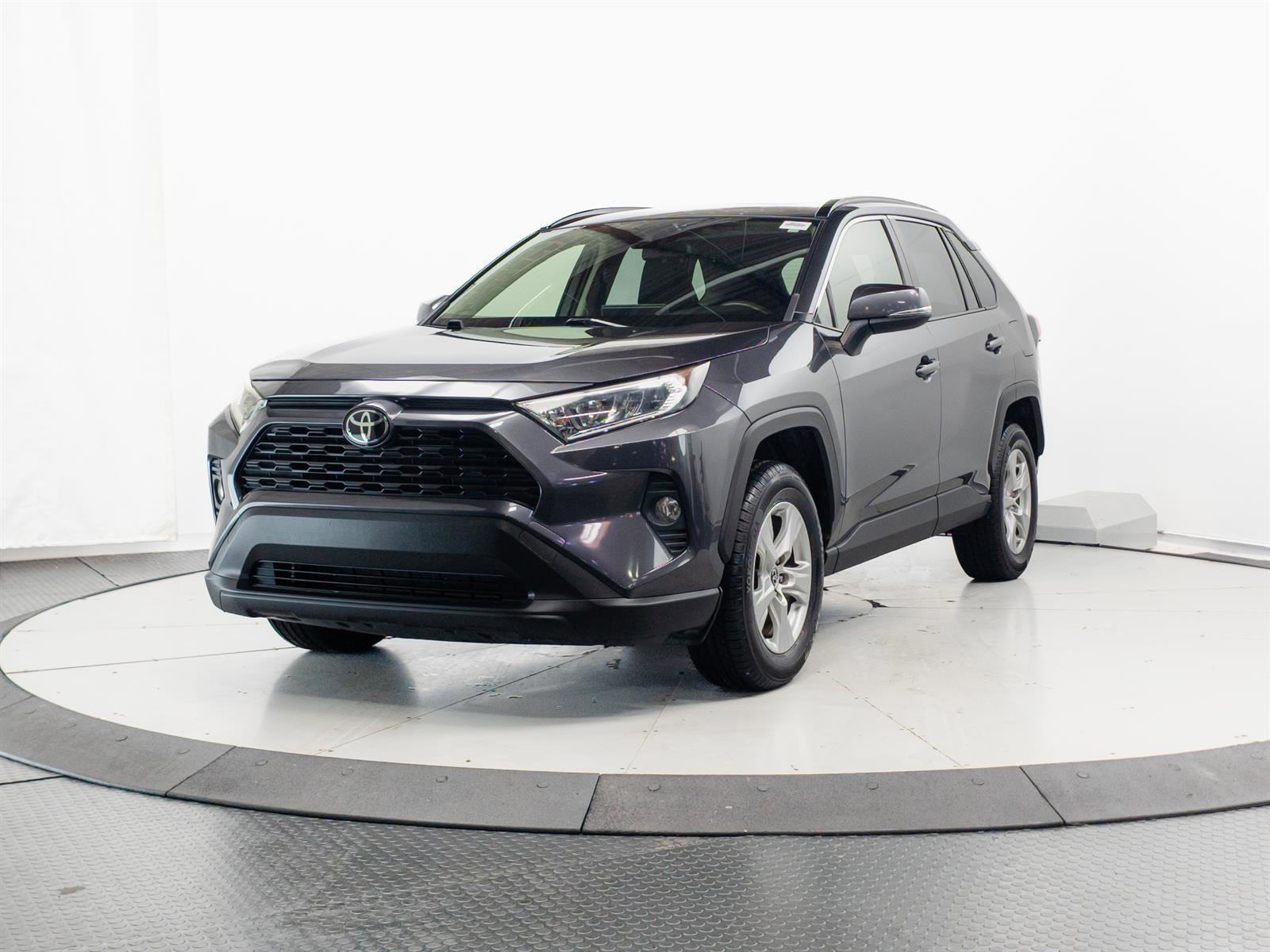 Used 2019 Toyota RAV4 XLE AWD/4WD video 3