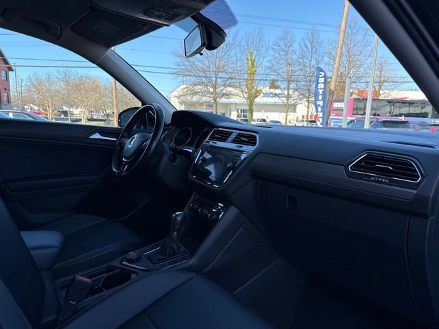 Used 2019 Volkswagen Tiguan SE image 28
