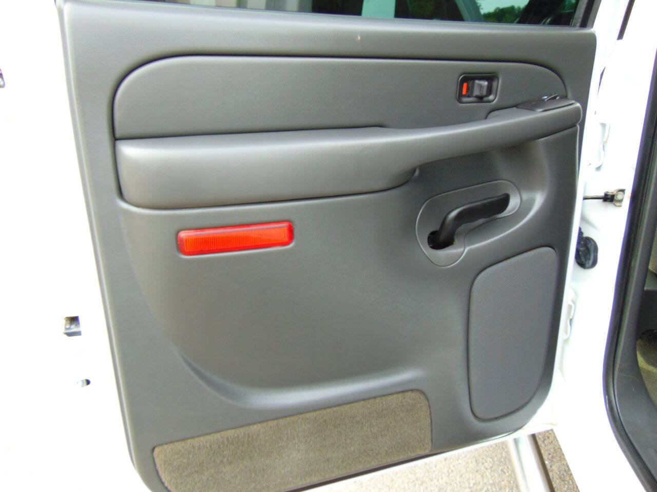 Used 2005 Chevrolet Silverado 2500 LS w/ Heavy-Duty Power Package RWD image 40