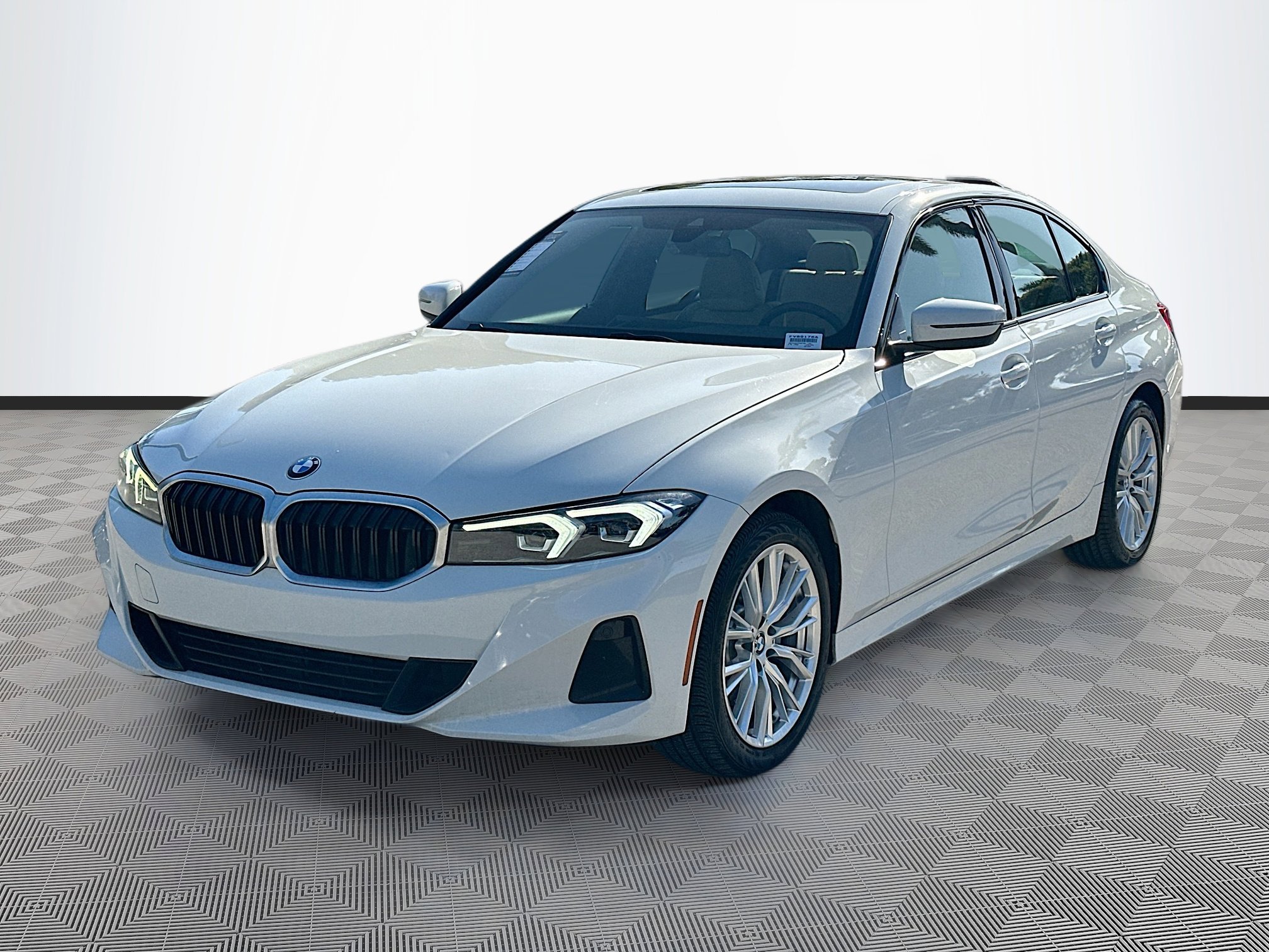 Used 2023 BMW 330i Sedan image 3