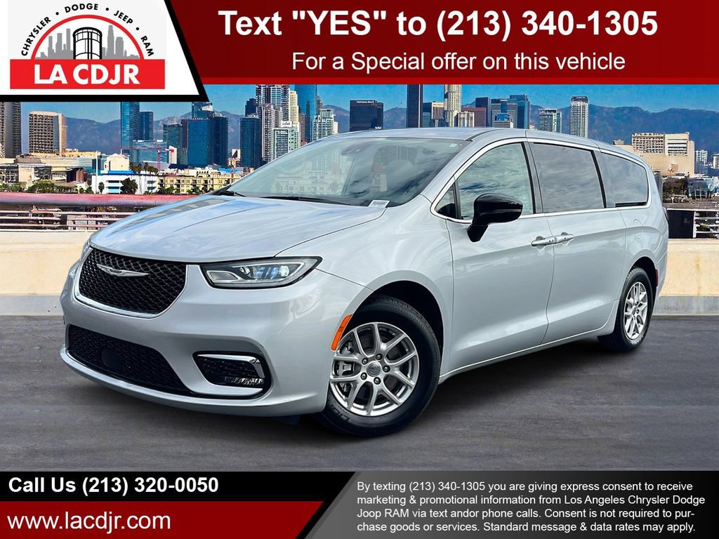 Used 2024 Chrysler Pacifica Touring-L FWD image 1