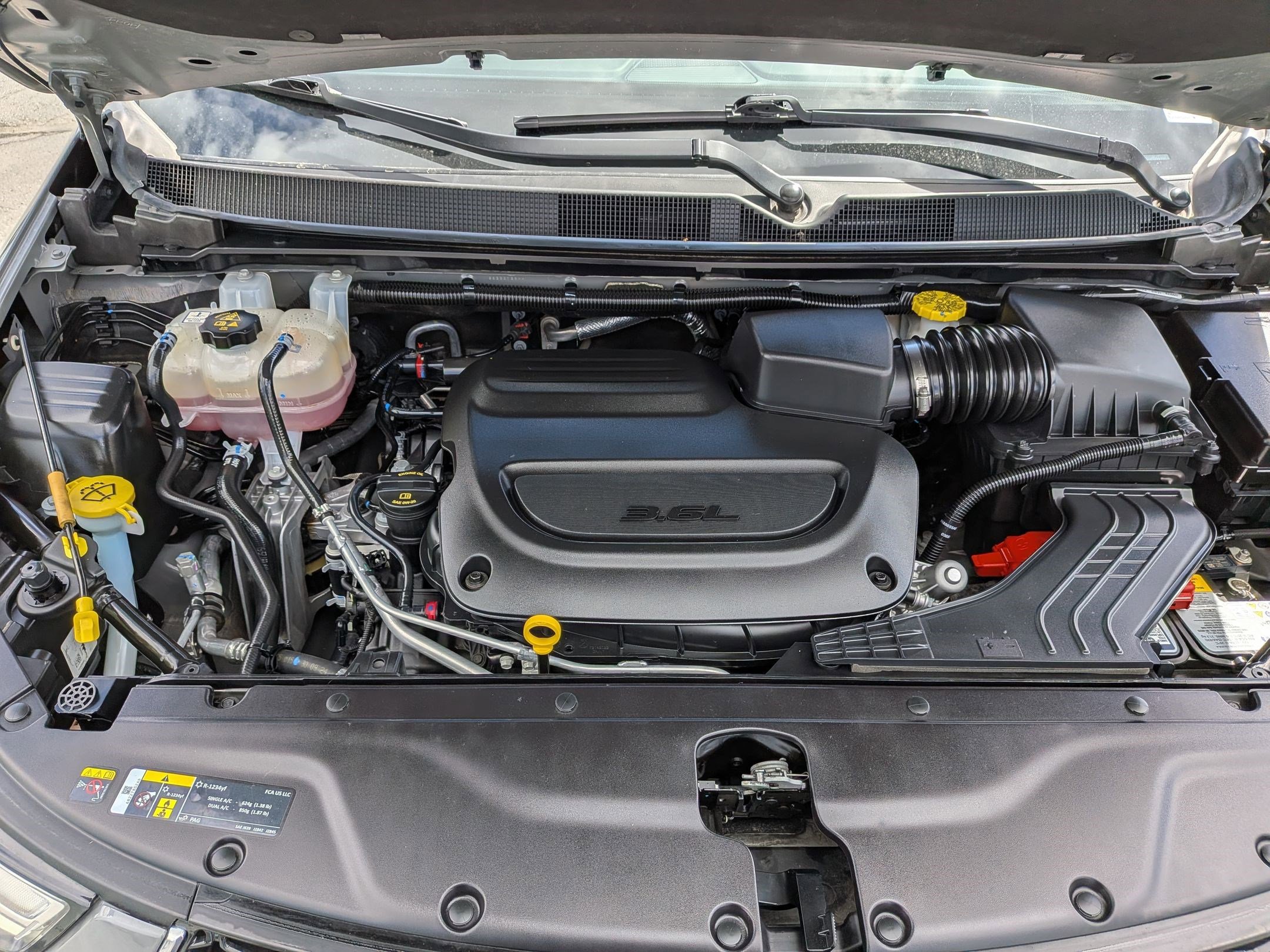 Used 2025 Chrysler Pacifica Select image 34