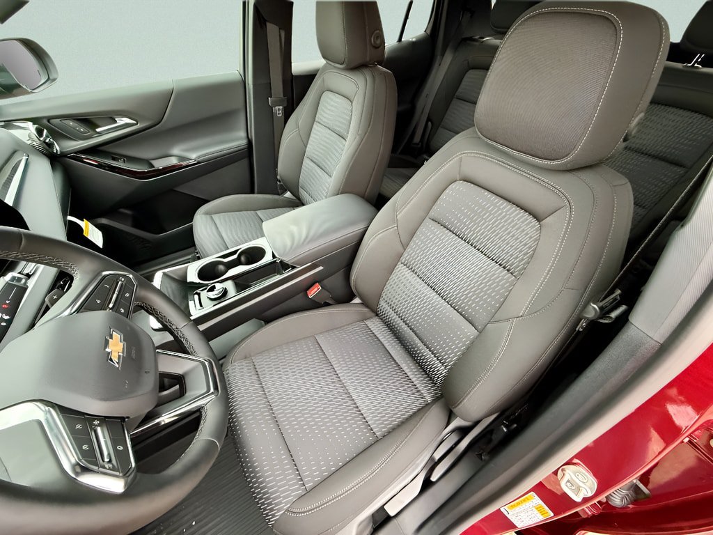 New 2026 Chevrolet Equinox LT w/ Safety and Technology Package FWD image 11