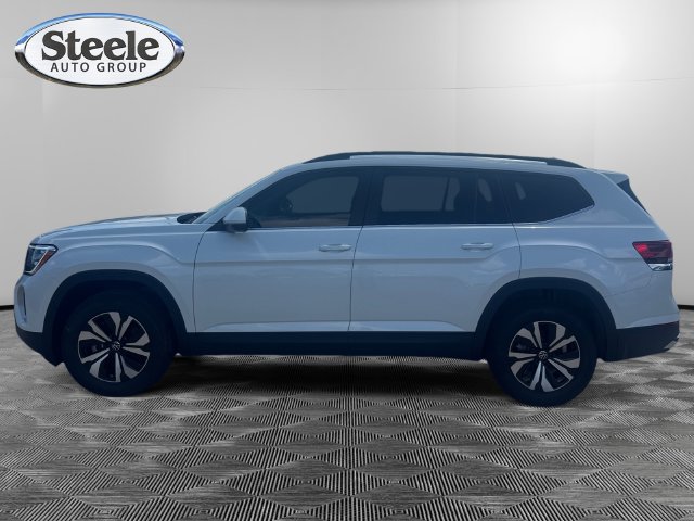New 2026 Volkswagen Atlas SE FWD image 2
