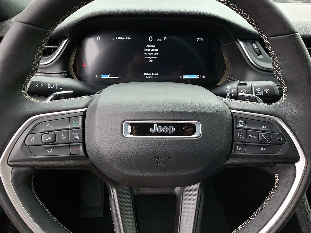 Used 2025 Jeep Grand Cherokee Altitude AWD/4WD image 22