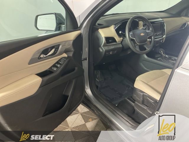 Used 2023 Chevrolet Traverse LS w/ Safety Package FWD image 10