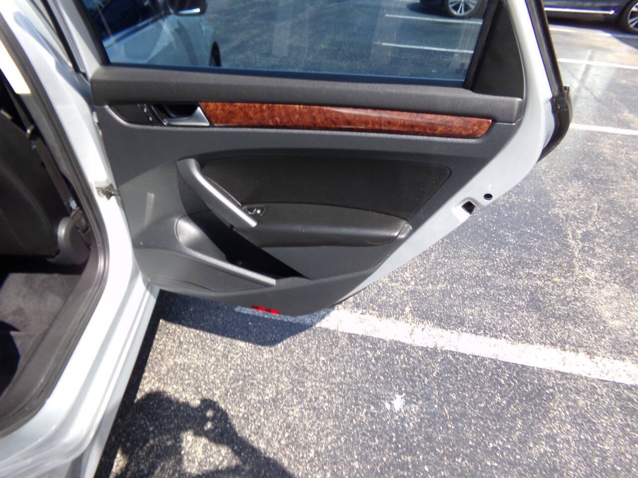 Used 2013 Volkswagen Passat TDI SEL Premium FWD image 26