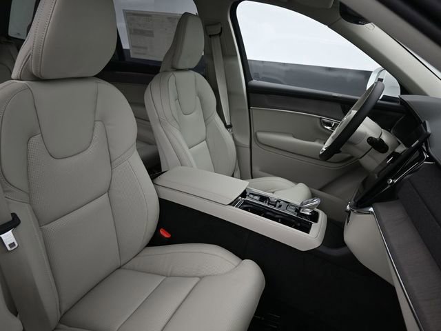 New 2026 Volvo XC90 B6 Ultra w/ Protection Package image 35