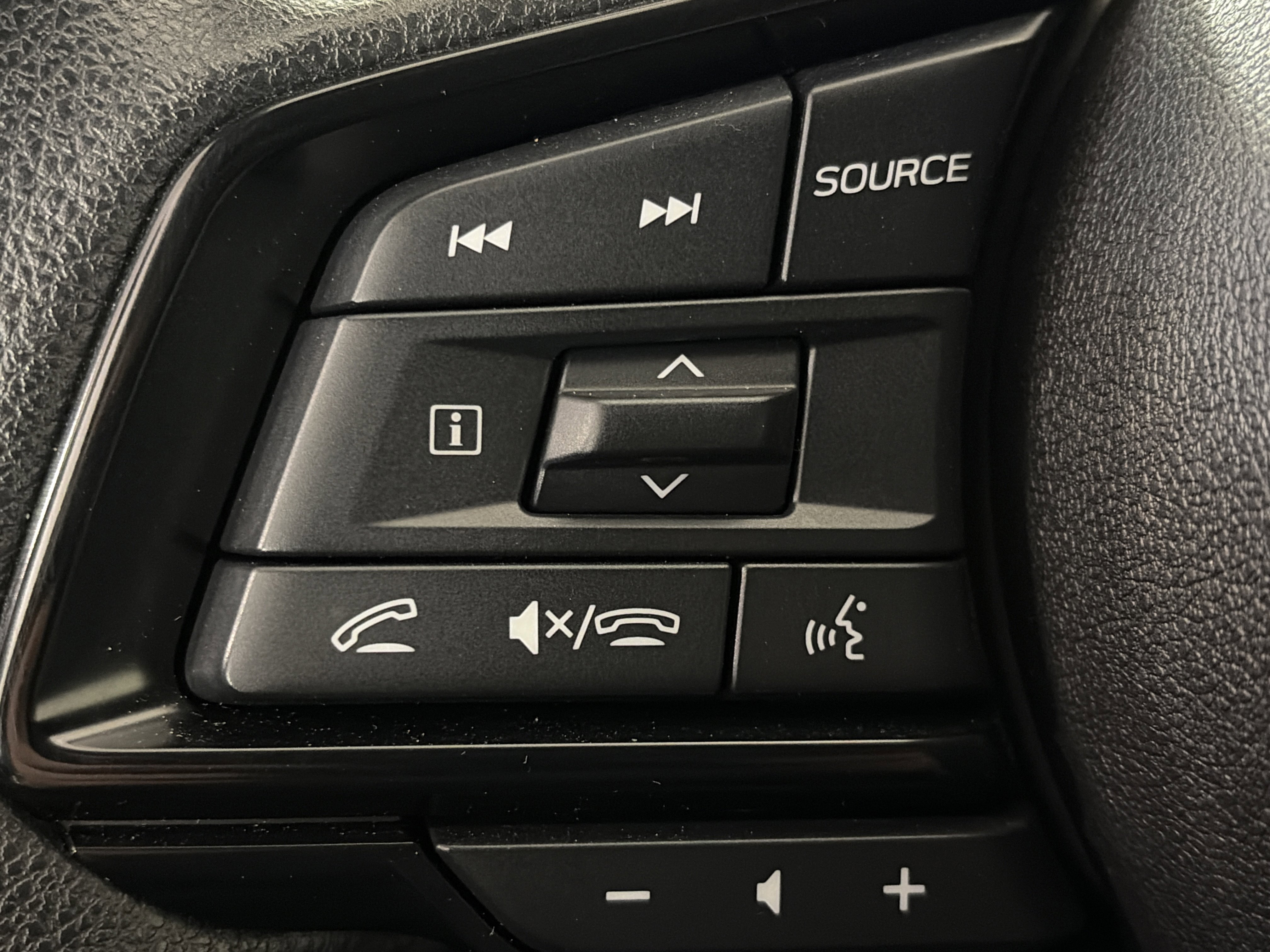 Used 2024 Subaru Crosstrek 2.0i Premium image 17