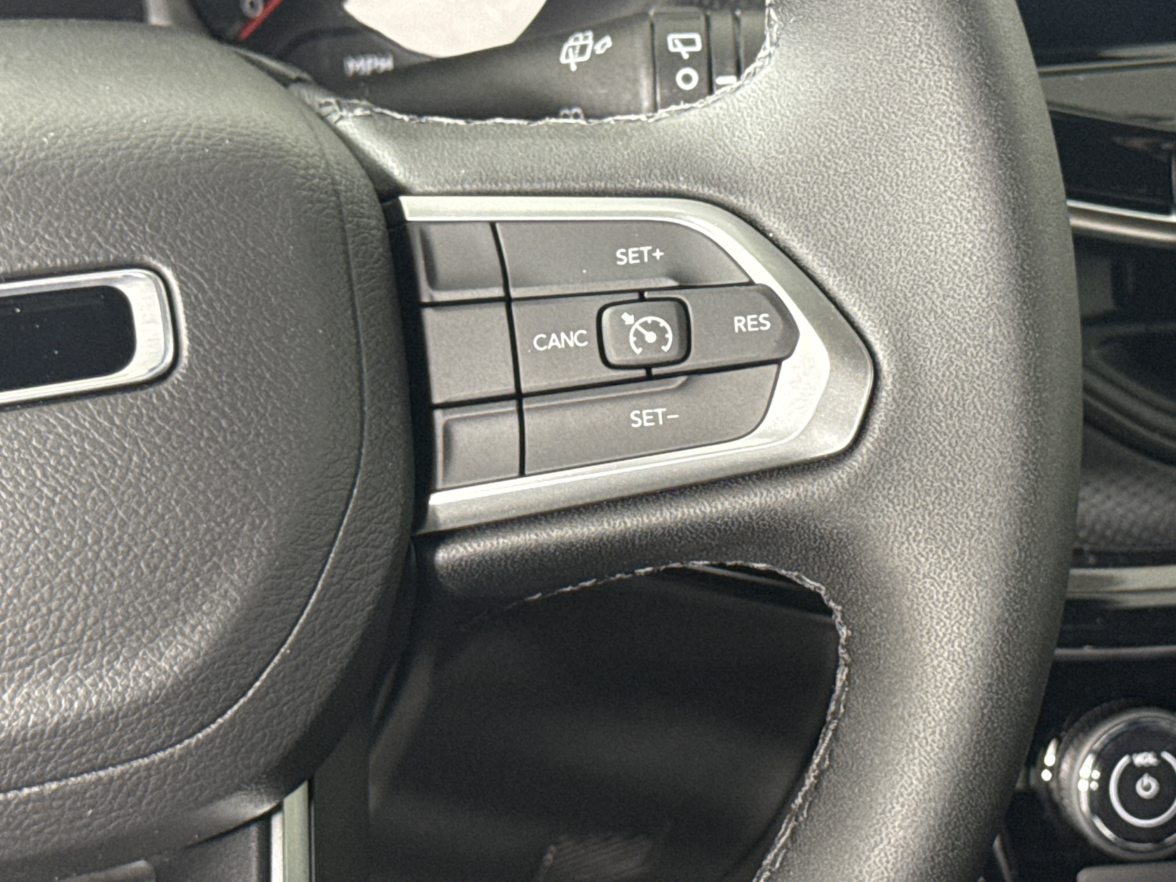 New 2026 Jeep Compass Latitude AWD/4WD image 18