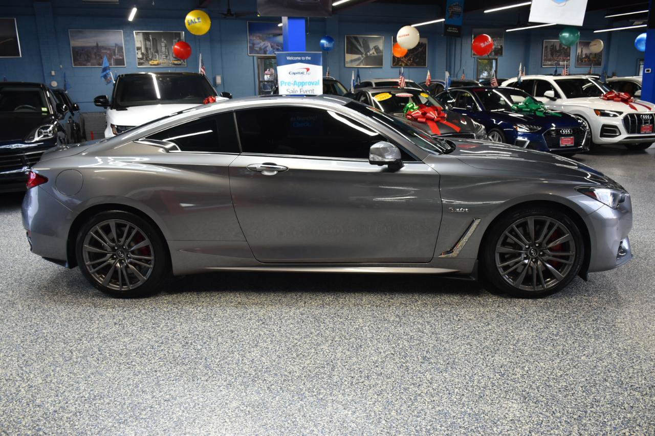 Used 2017 INFINITI Q60 Red Sport 400 AWD/4WD image 2