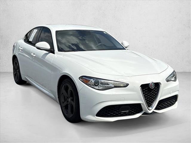 Used 2018 Alfa Romeo Giulia AWD image 3