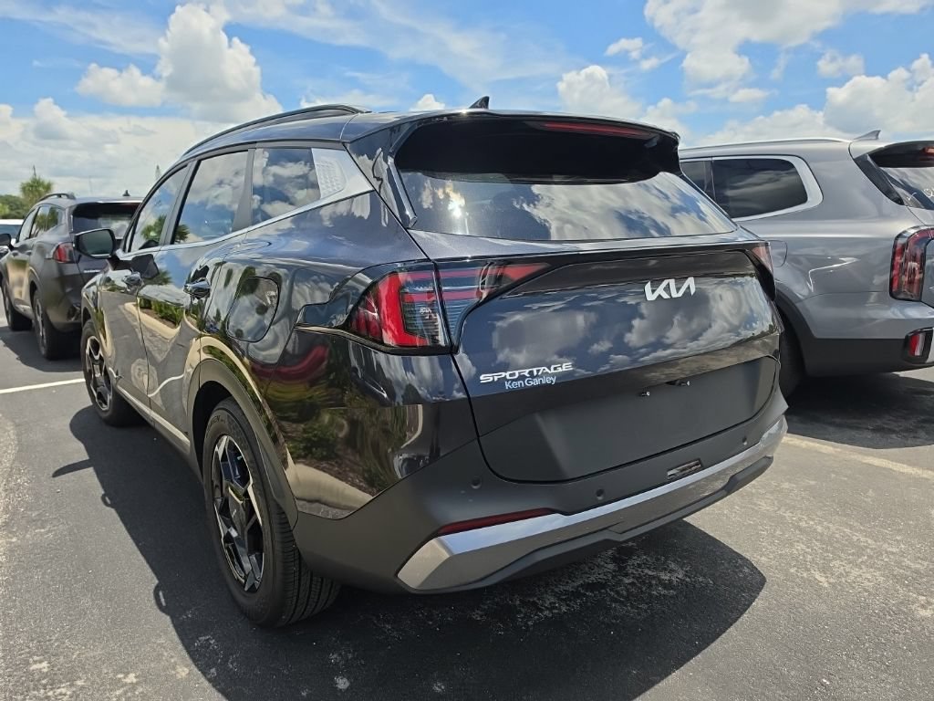 Used 2026 Kia Sportage EX w/ EX Panorama Roof Package FWD image 11