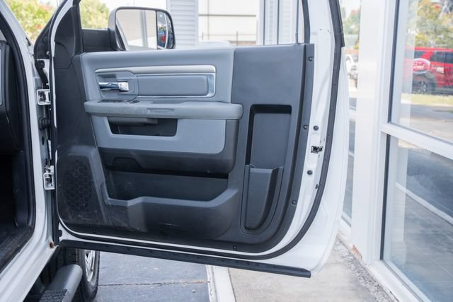 Used 2018 RAM 3500 Tradesman w/ Chrome Appearance Group AWD/4WD image 32