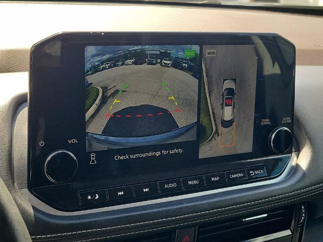 Certified 2022 Nissan Rogue Platinum w/ Head-Up Display Package FWD image 29