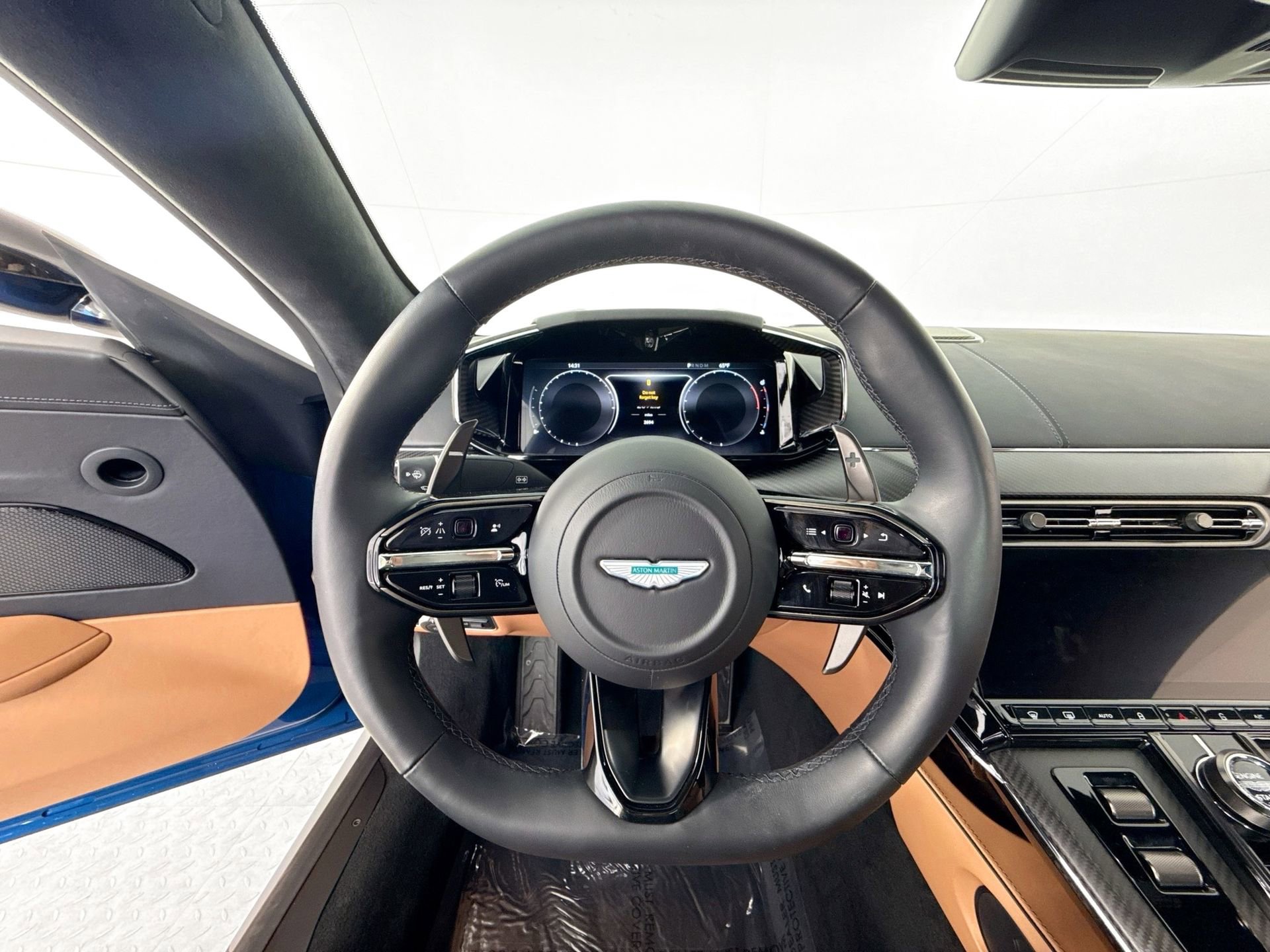 Used 2025 Aston Martin V8 Vantage Coupe image 10